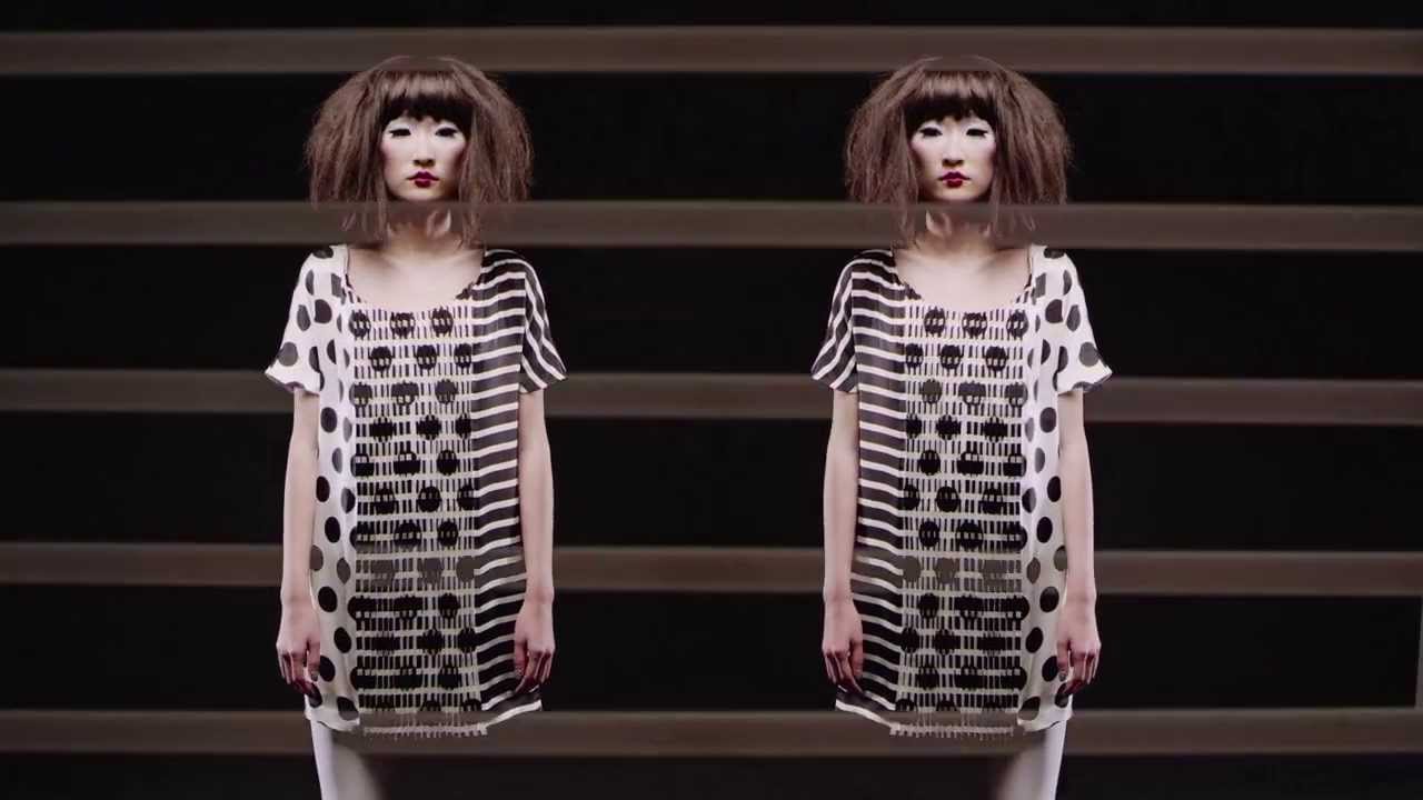 The Lenticular Dress by Antoine Peters | A film by Oscar Verpoort